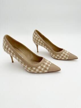 Manolo Blahnik Irene Beige Houndstooth Tweed Pointed Cap Toe Pumps Heels IT 41